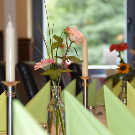 Behringers Freizeit - Und Tagungshotel Goessweinstein Extérieur photo