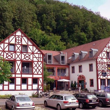 Behringers Freizeit - Und Tagungshotel Goessweinstein Extérieur photo