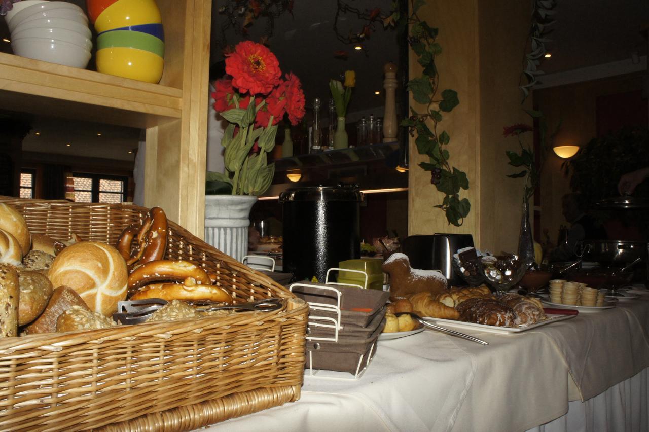 Behringers Freizeit - Und Tagungshotel Goessweinstein Extérieur photo